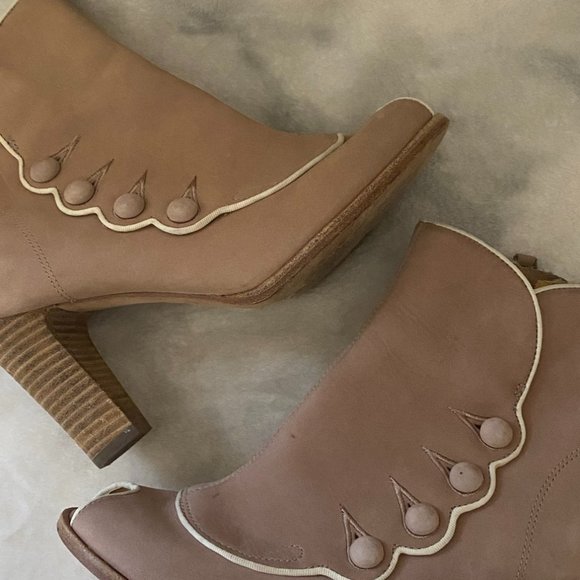 Timberland Suede Booties - Picture 2 of 10